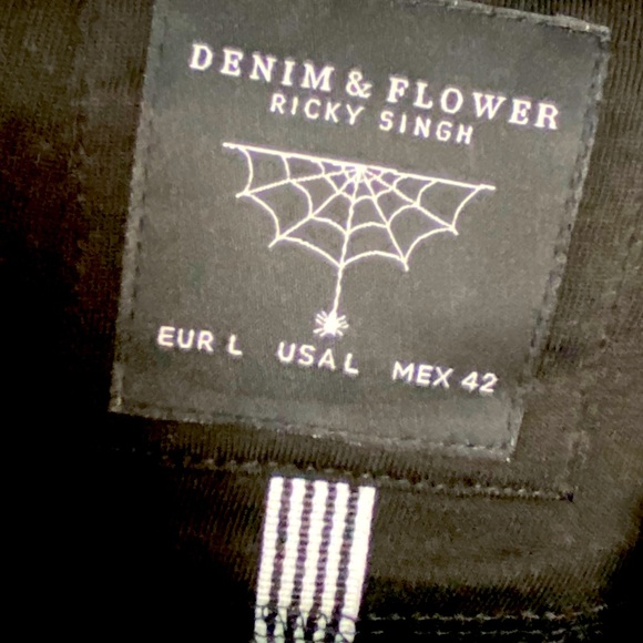 DENIM & FLOWER Halloween T-Shirt Men’s Size Large - Picture 3 of 3